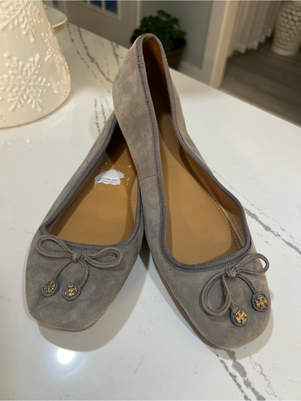Tory Burch Laila Suede Ballet Flats Gray Bow Logo size 9.5